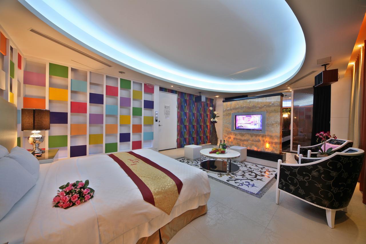 Lanshy Motel Đài Trung Ngoại thất bức ảnh