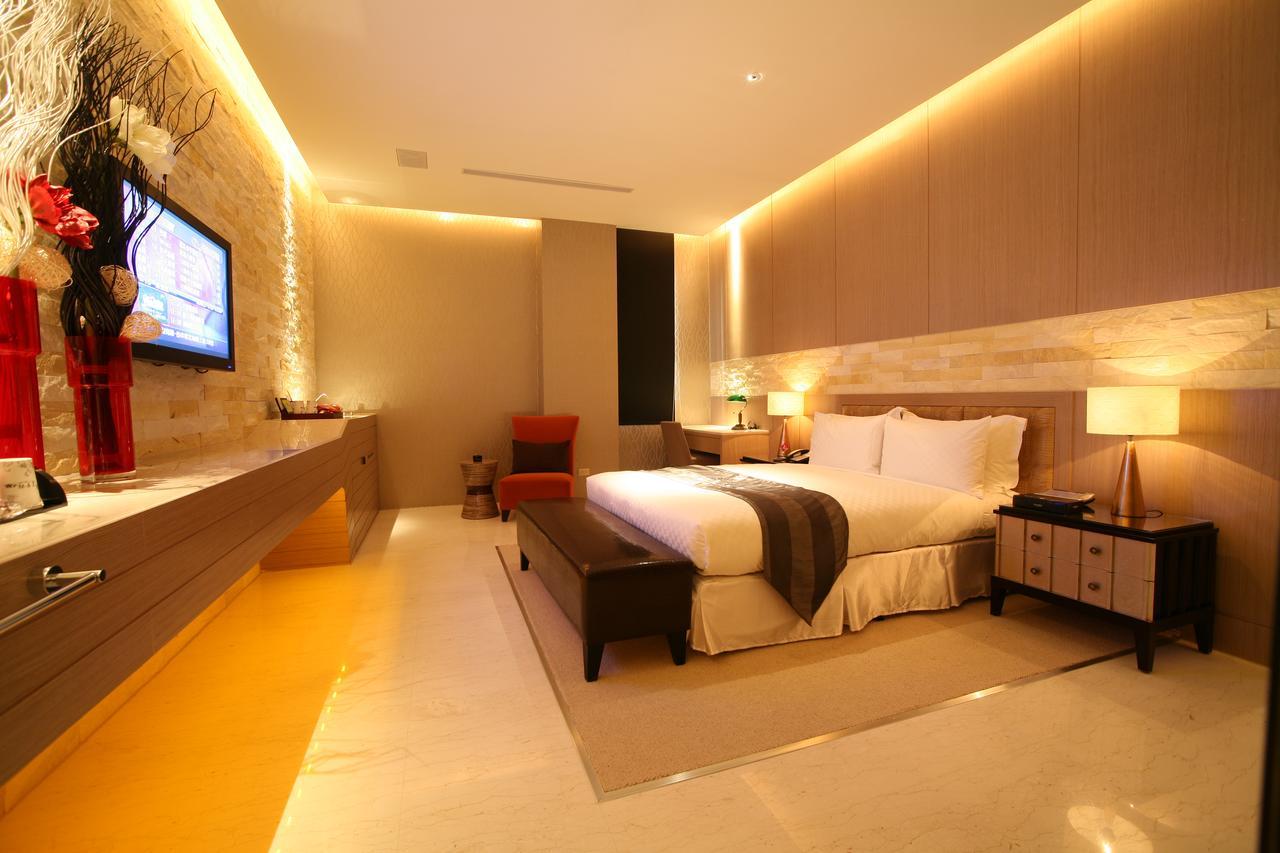 Lanshy Motel Đài Trung Ngoại thất bức ảnh