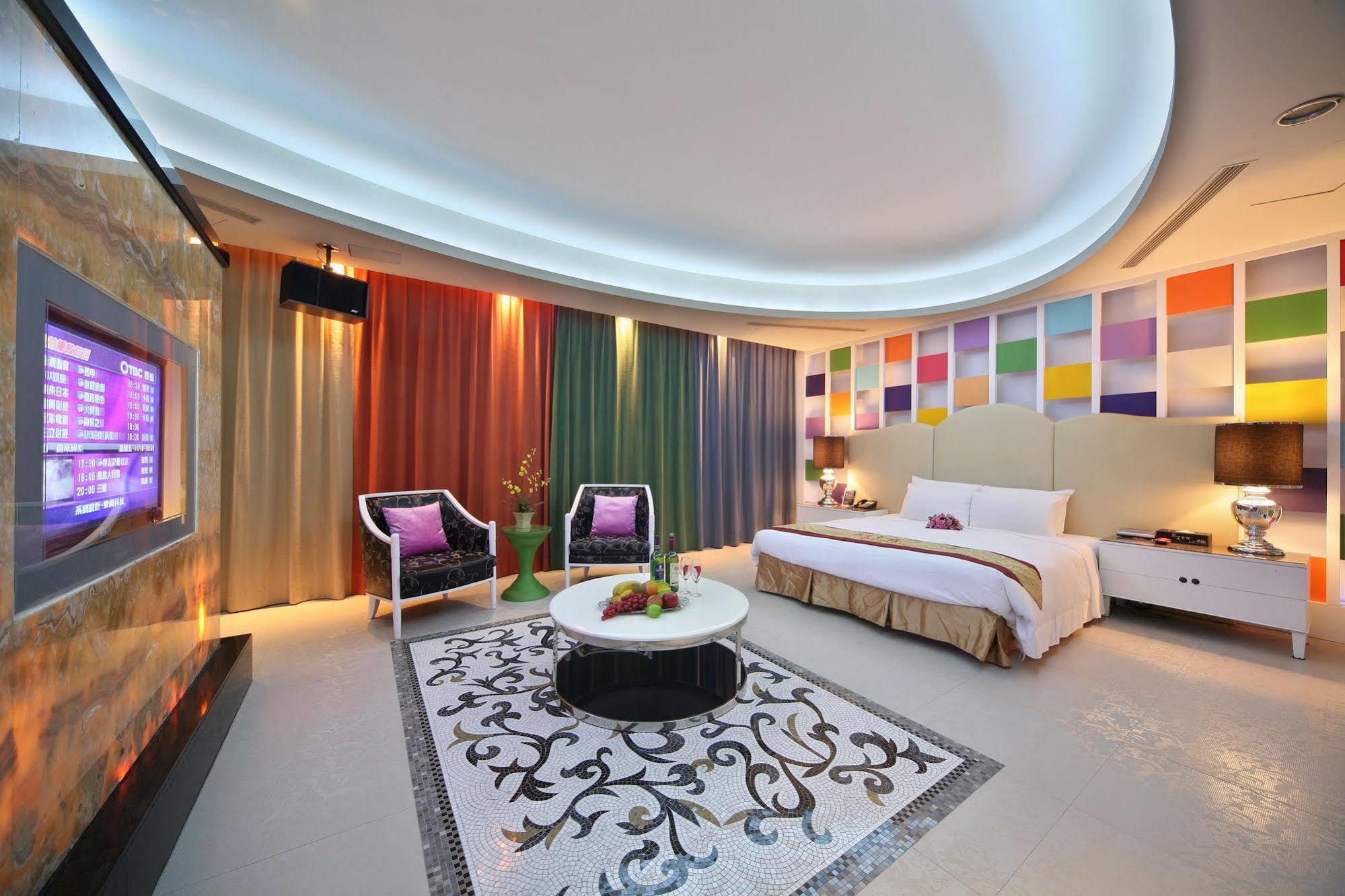 Lanshy Motel Đài Trung Ngoại thất bức ảnh
