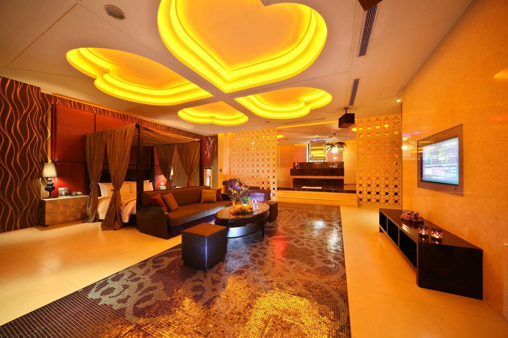Lanshy Motel Đài Trung Ngoại thất bức ảnh
