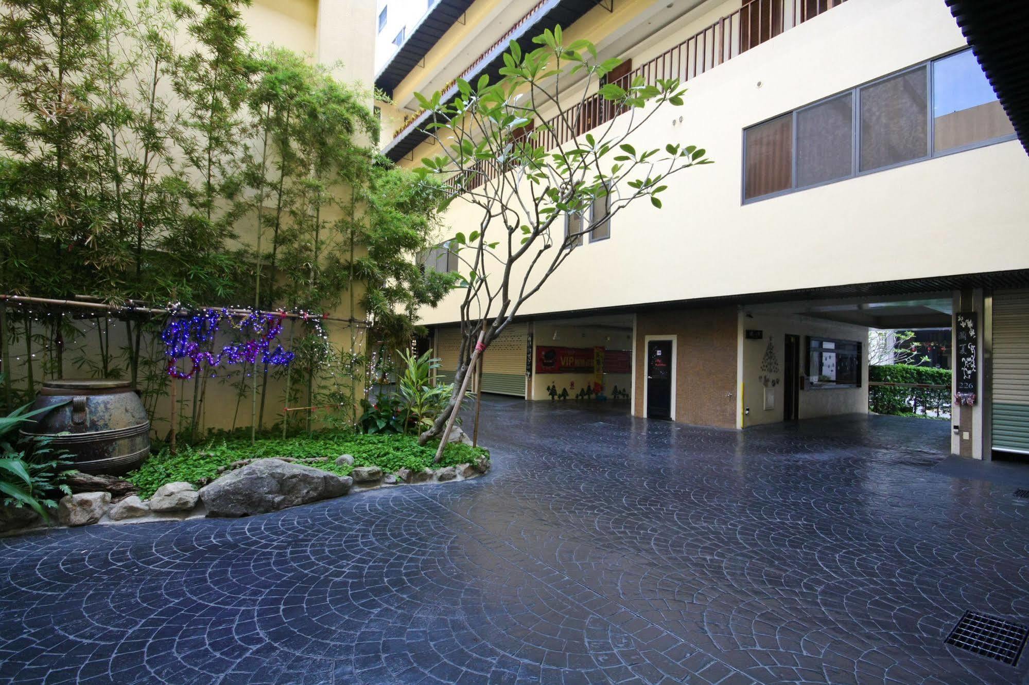 Lanshy Motel Đài Trung Ngoại thất bức ảnh