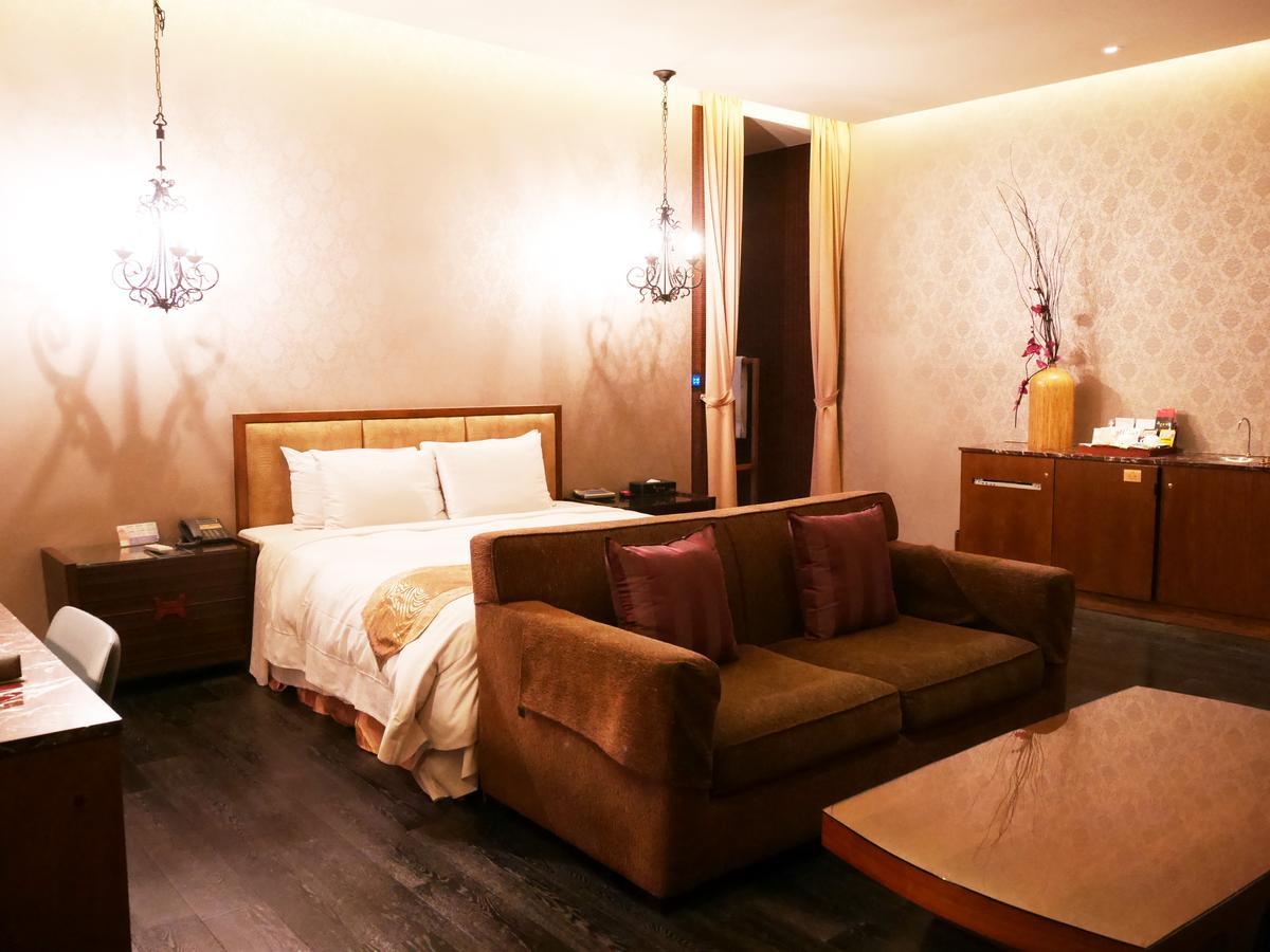 Lanshy Motel Đài Trung Ngoại thất bức ảnh