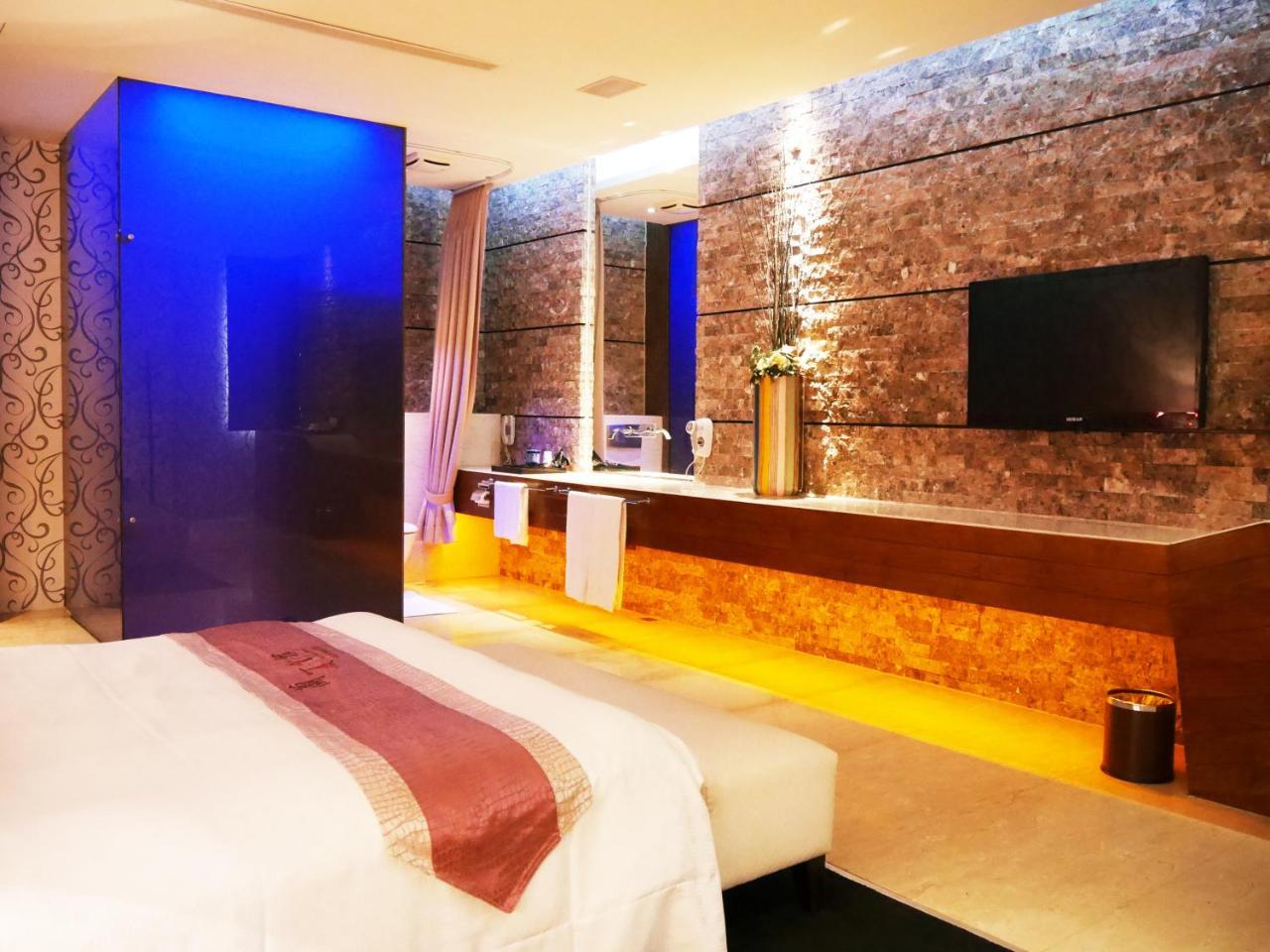 Lanshy Motel Đài Trung Ngoại thất bức ảnh