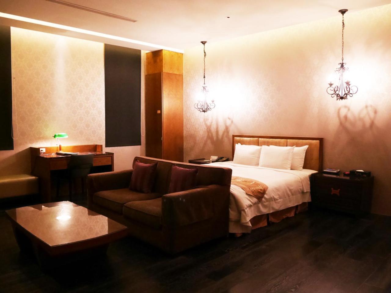 Lanshy Motel Đài Trung Ngoại thất bức ảnh